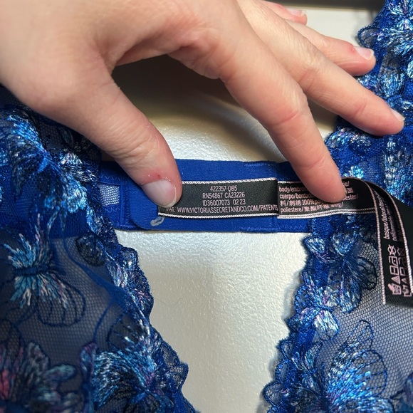 Victoria's Secret Royal Blue Floral Lace Bralette - Picture 7 of 8